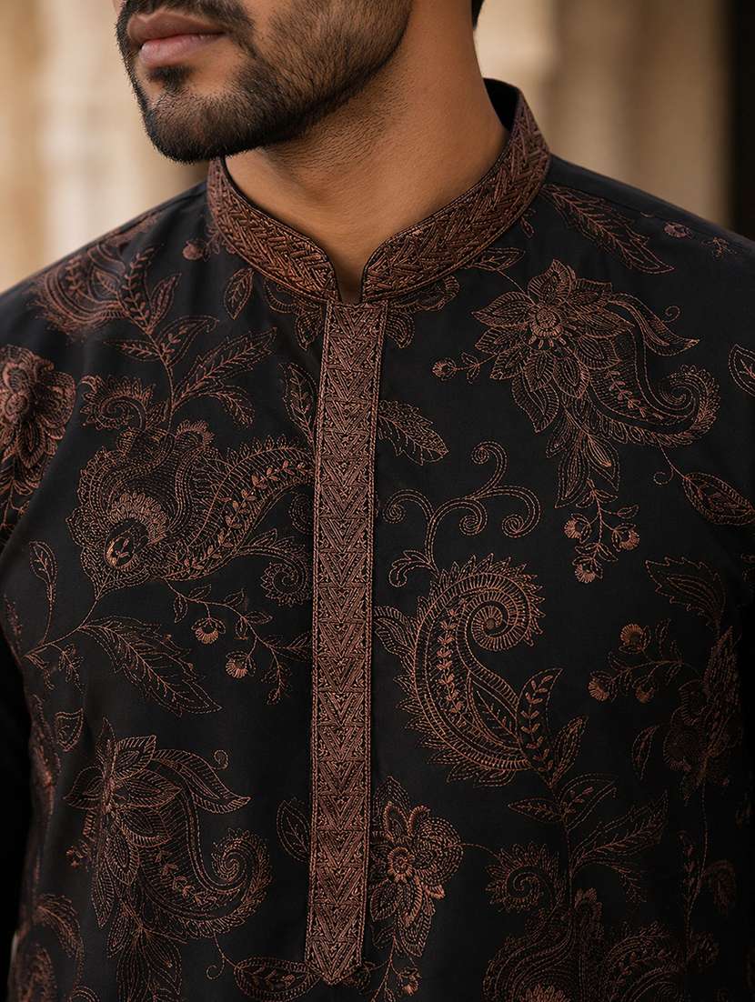 Men Embroidered Mandarin Neck Long Kurta - 22519324 -  Standard Image - 1