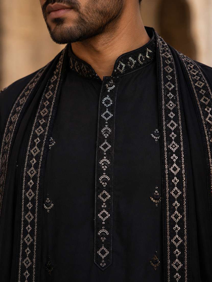 Men Embroidered Mandarin Neck Long Kurta - 22519326 -  Standard Image - 1