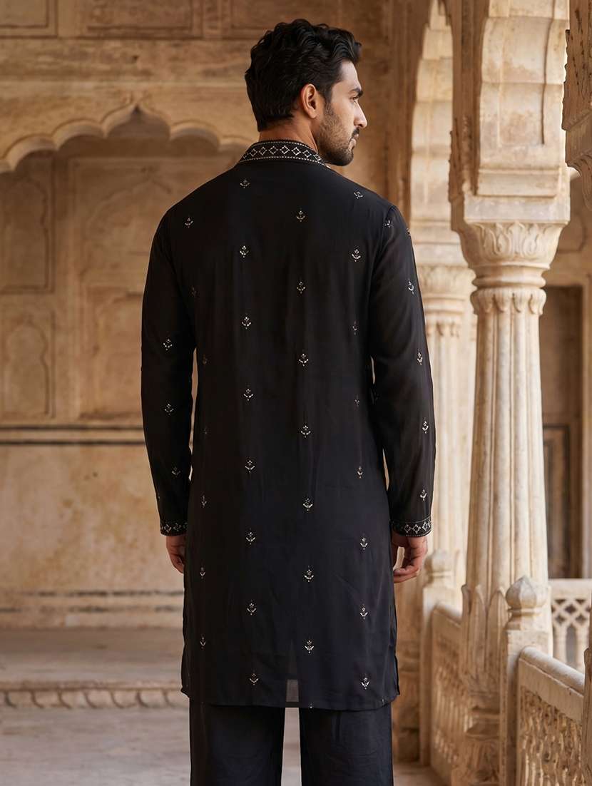 Men Embroidered Mandarin Neck Long Kurta - 22519326 -  Standard Image - 4
