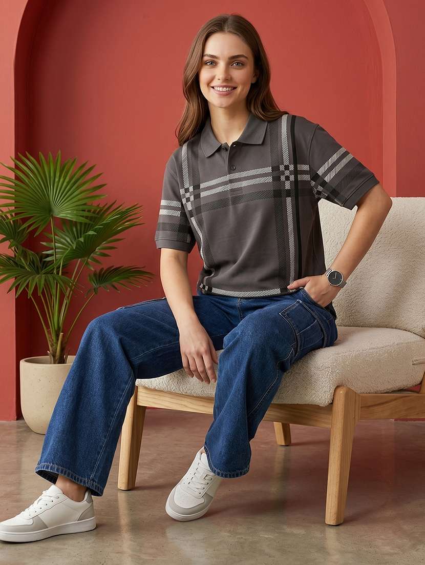 women checkered short sleeves oversized polo t-shirt - 22520696 -  Standard Image - 4