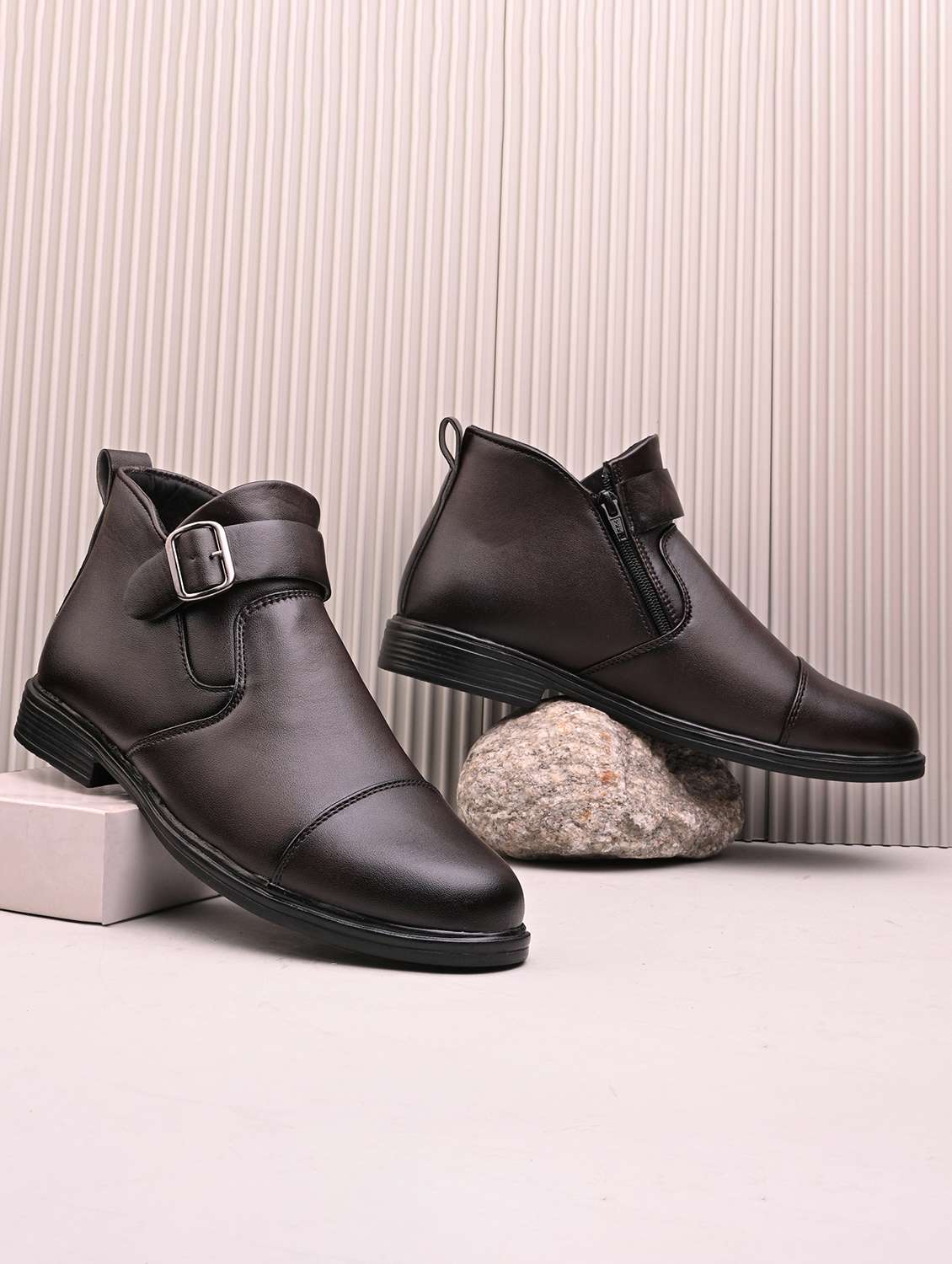 men brown low ankle boot