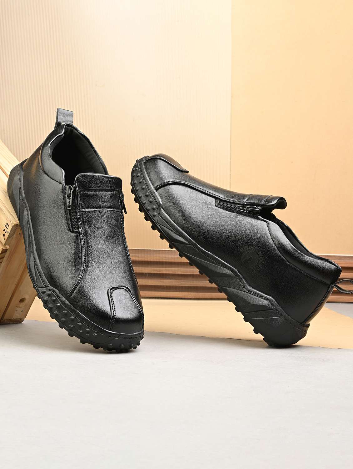 men black slip on caual shoes