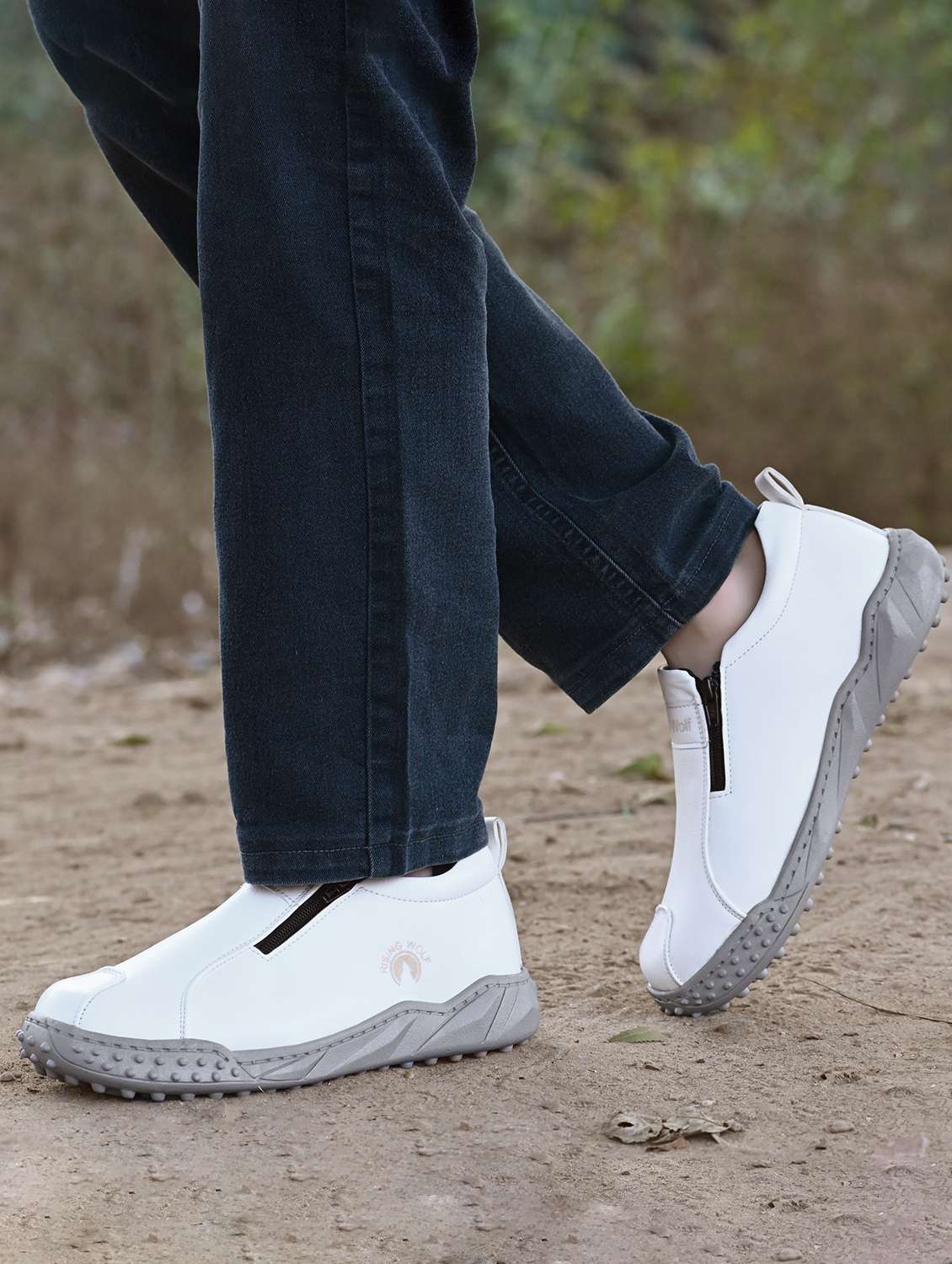 men white slip on caual shoes - 22520737 -  Standard Image - 4