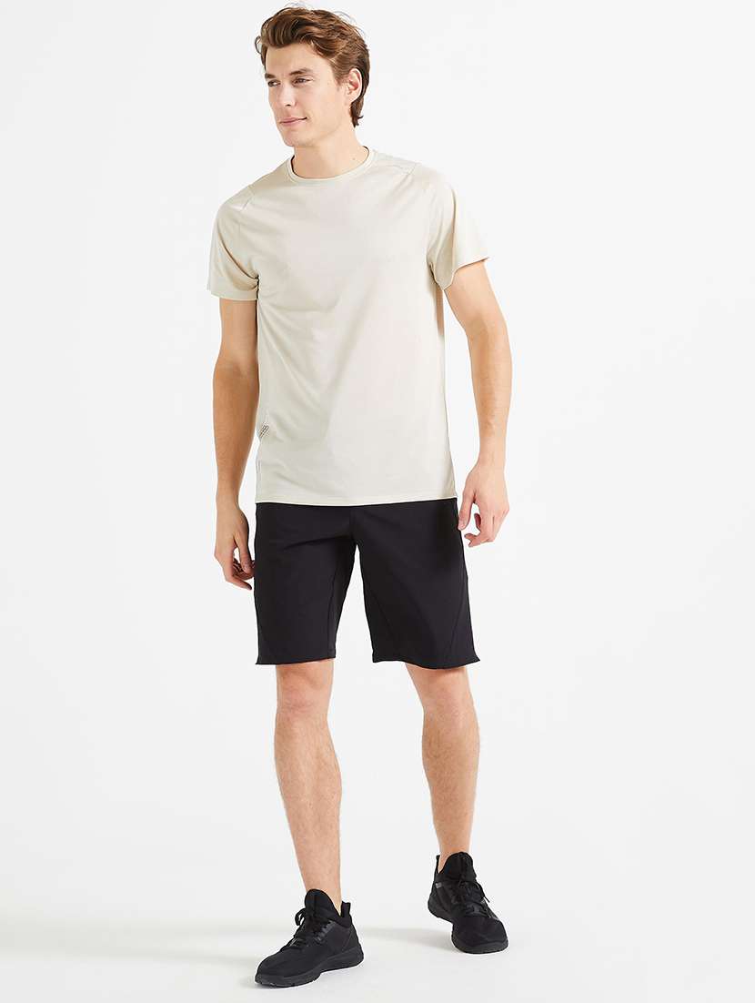 men solid mid rise regular fit sport shorts - 22520867 -  Standard Image - 4