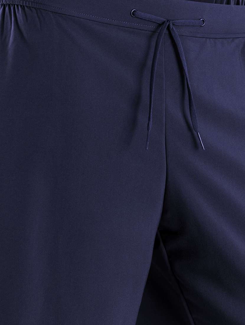 men solid mid rise regular fit sport shorts - 22520871 -  Standard Image - 4