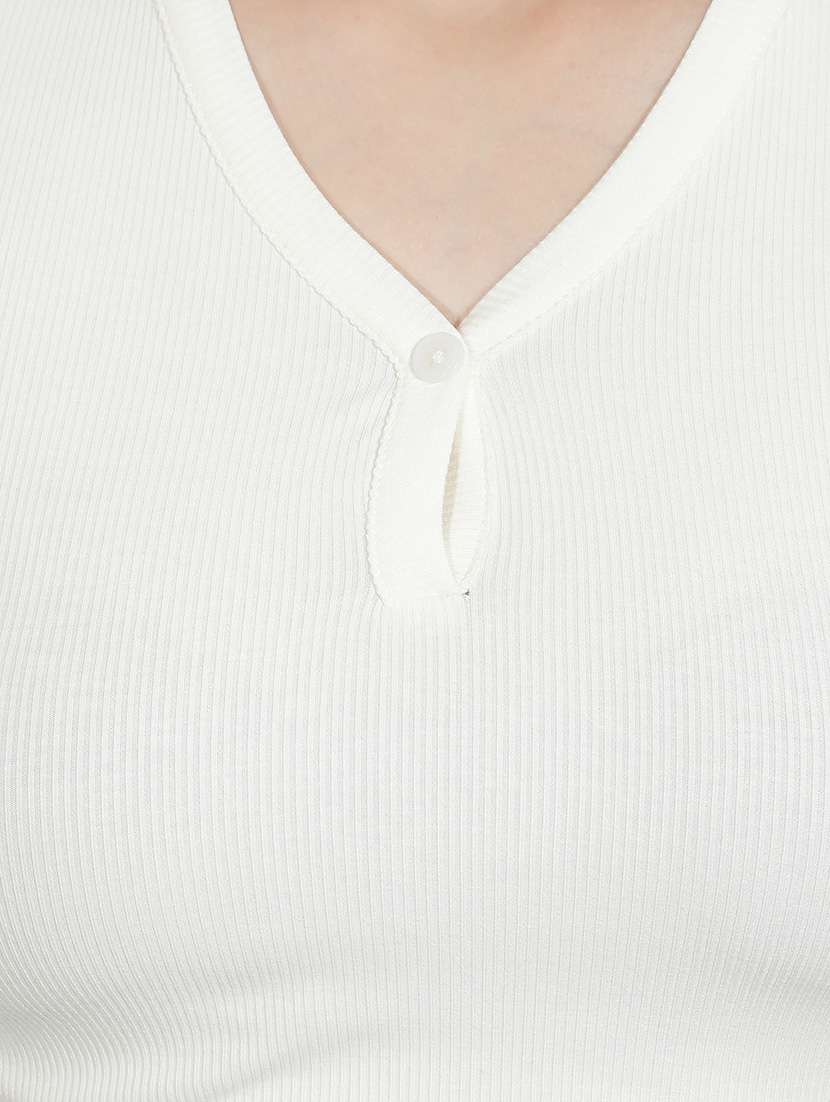 Women Solid V Neck Crop T-shirt - 22521119 -  Standard Image - 1