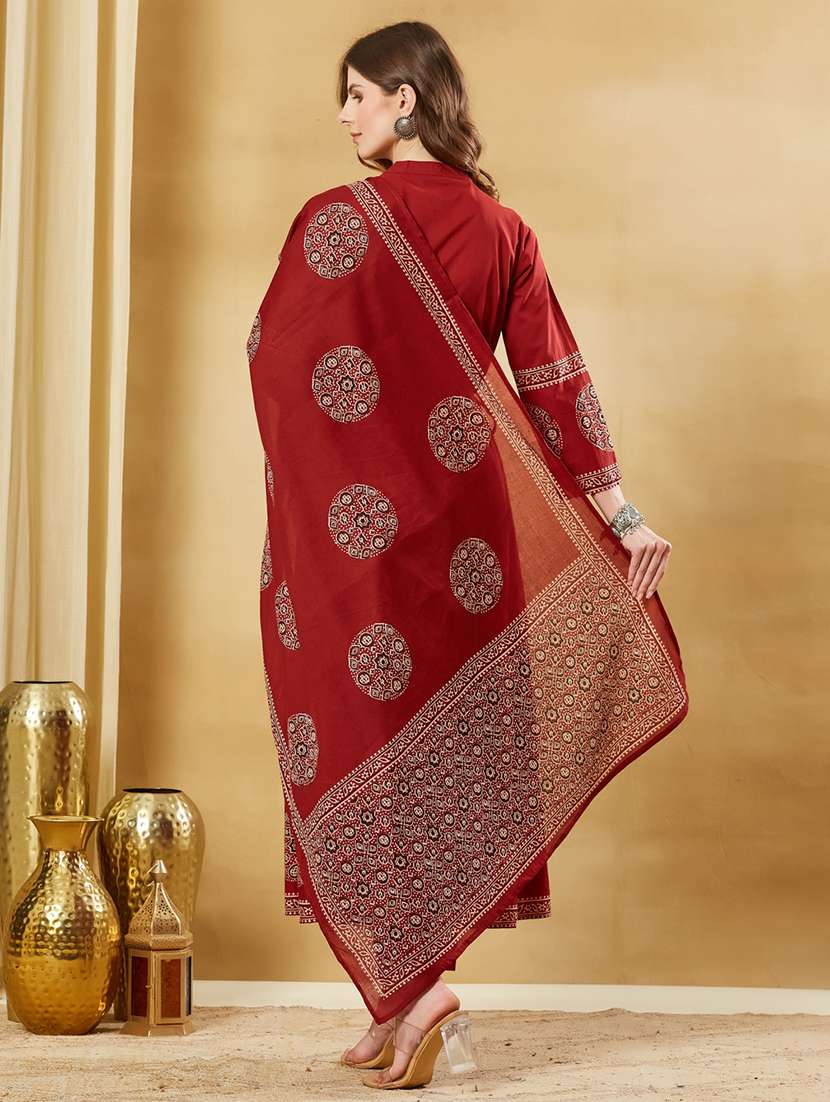 women printed three quarter sleeves kurta pant set with dupatta - 22521167 -  Standard Image - 4