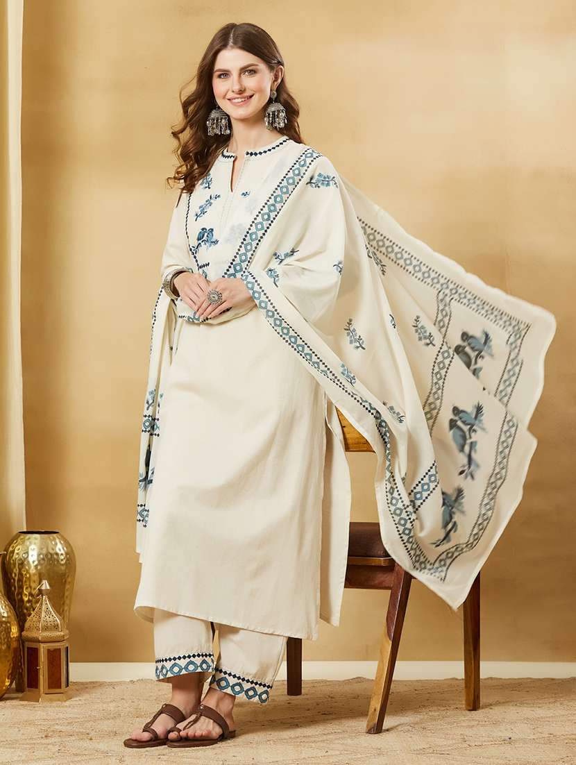 women embroidered three quarter sleeves kurta pant set with dupatta - 22521174 -  Standard Image - 4