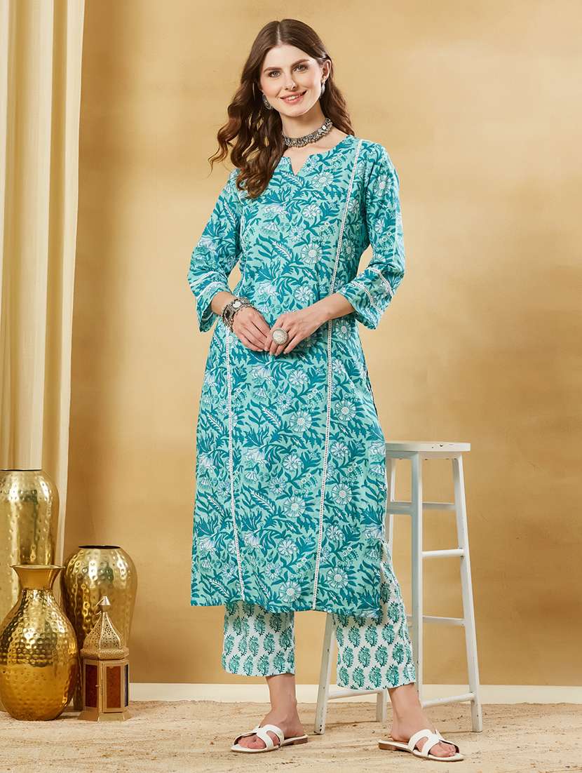women printed three quarter sleeves kurta pant set 