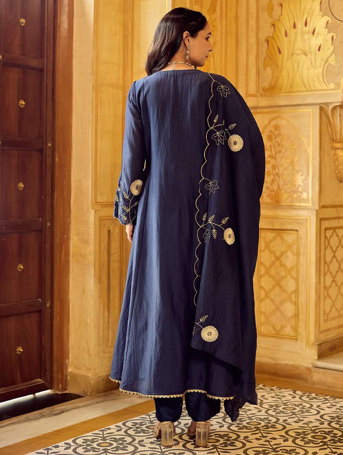 women embroidered long sleeve kurta pant with dupatta set - 22524462 -  Standard Image - 4