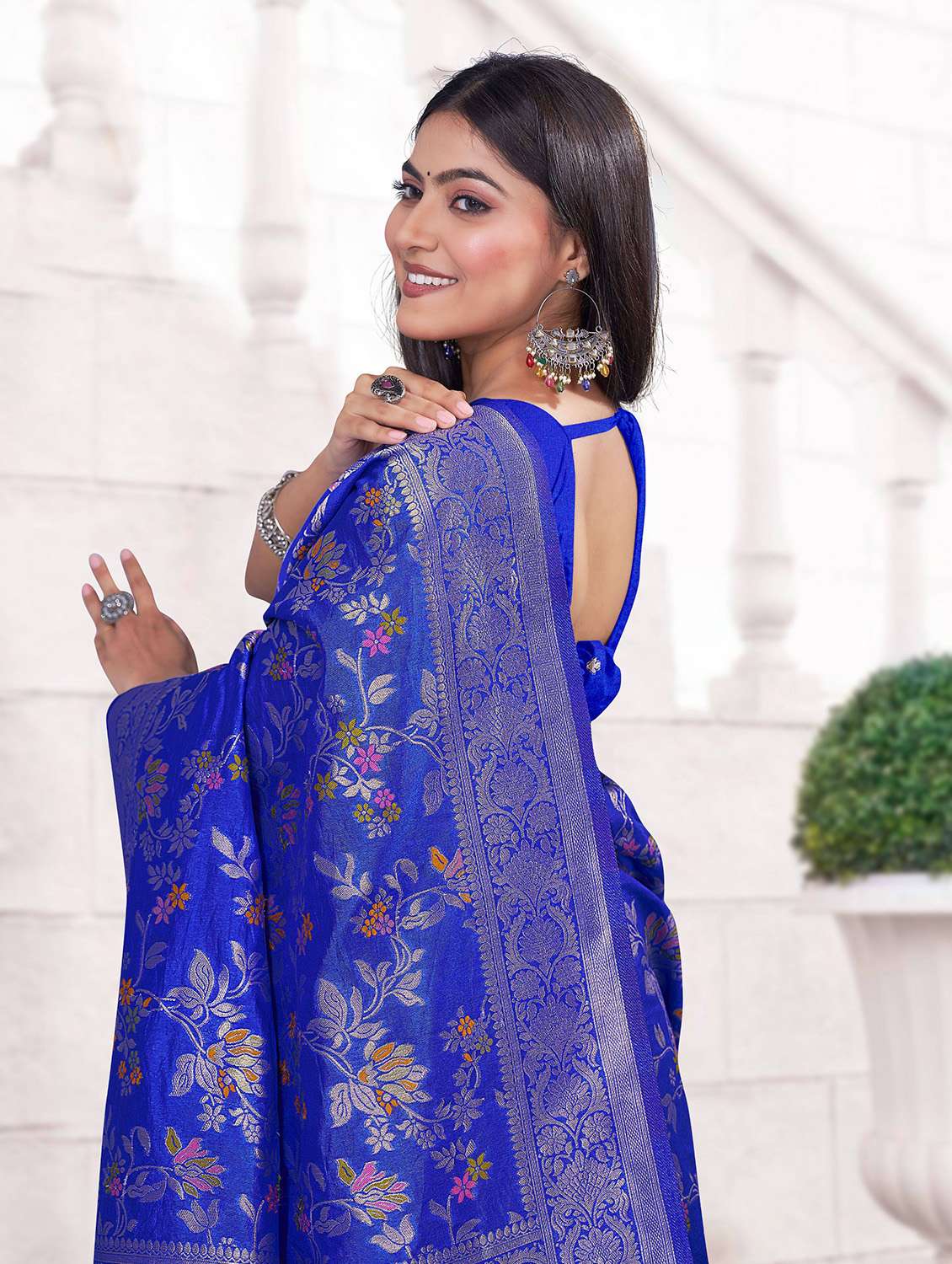 women self design banarasi saree with blouse - 22524502 -  Standard Image - 4