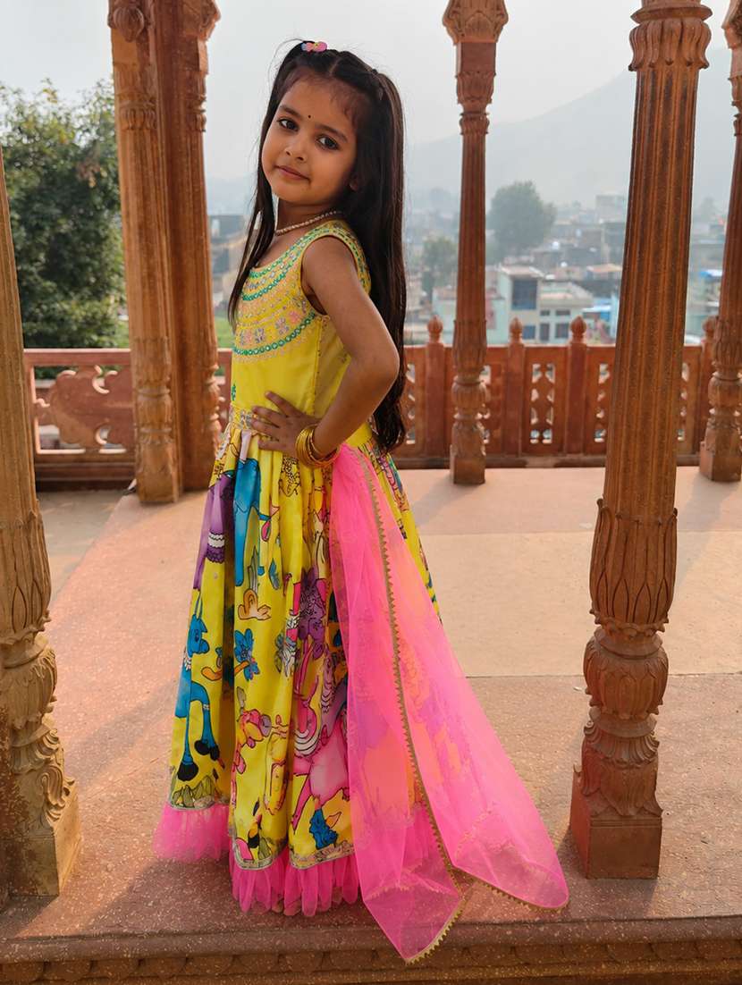girls printed sleeveless kurta dupatta set - 22527104 -  Standard Image - 1