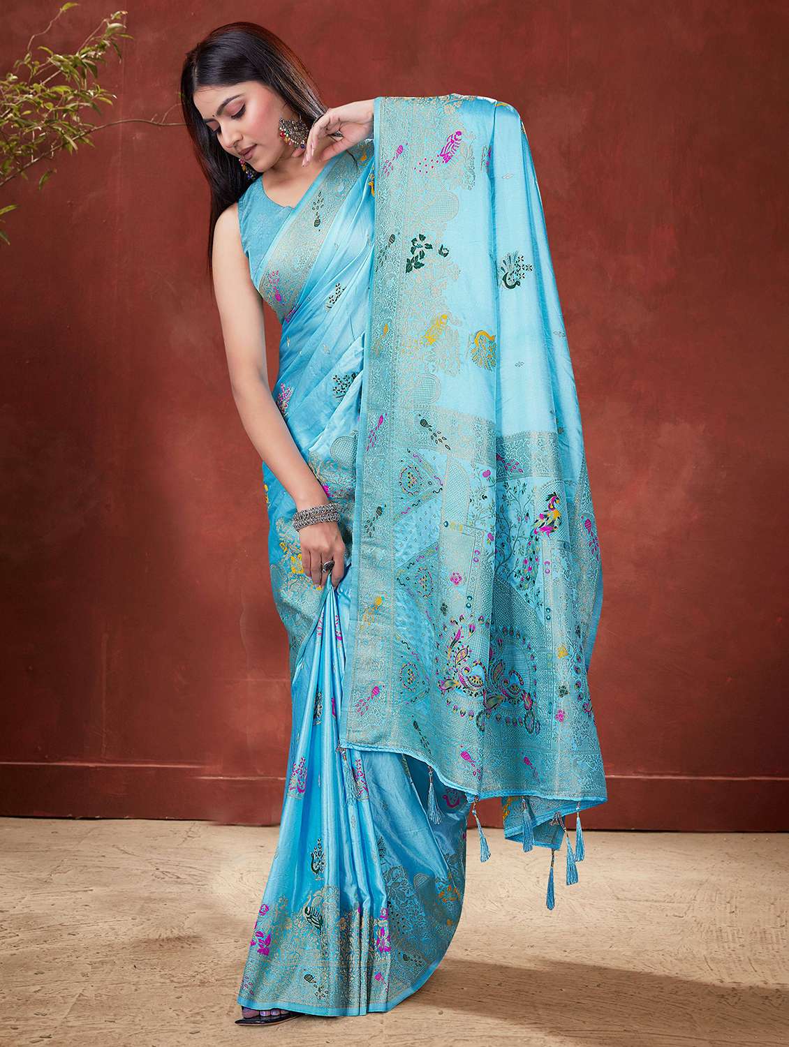 women self design banarasi saree with blouse - 22527168 -  Standard Image - 4