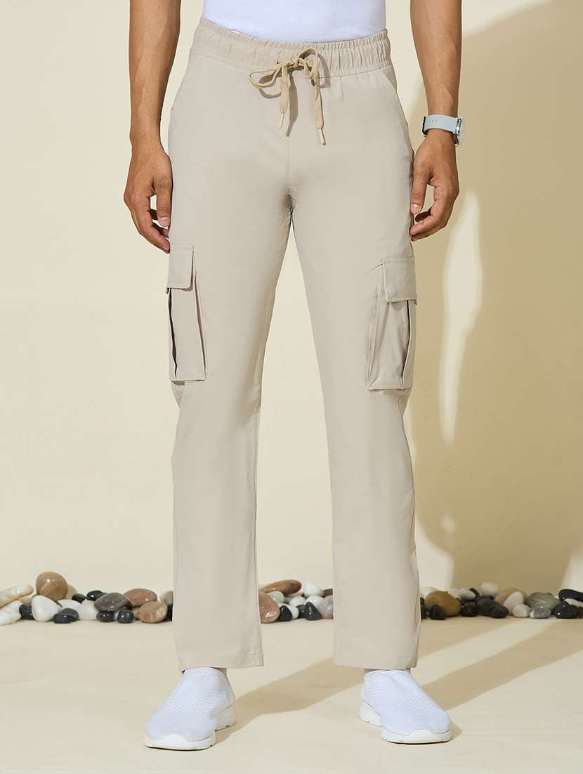 men solid mid rise regular fit cargo 
