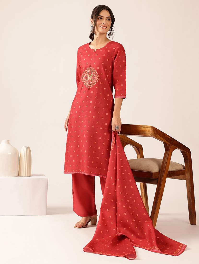 women printed three quarter sleeve kurta pant with dupatta set
