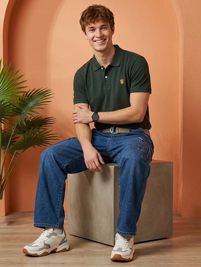 Men Solid Short Sleeve Regular Fit Polo T-shirt - 22527399 -  Standard Image - 4
