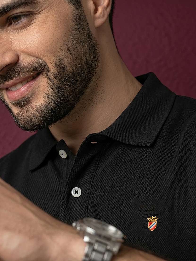 Men Solid Short Sleeve Regular Fit Polo T-shirt - 22527444 -  Standard Image - 1
