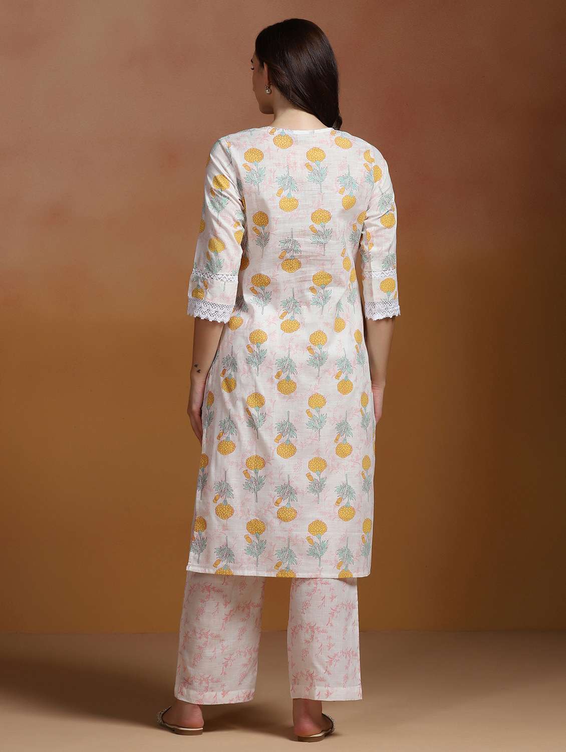 women printed three quarter sleeves kurta and pant set - 22527748 -  Standard Image - 4