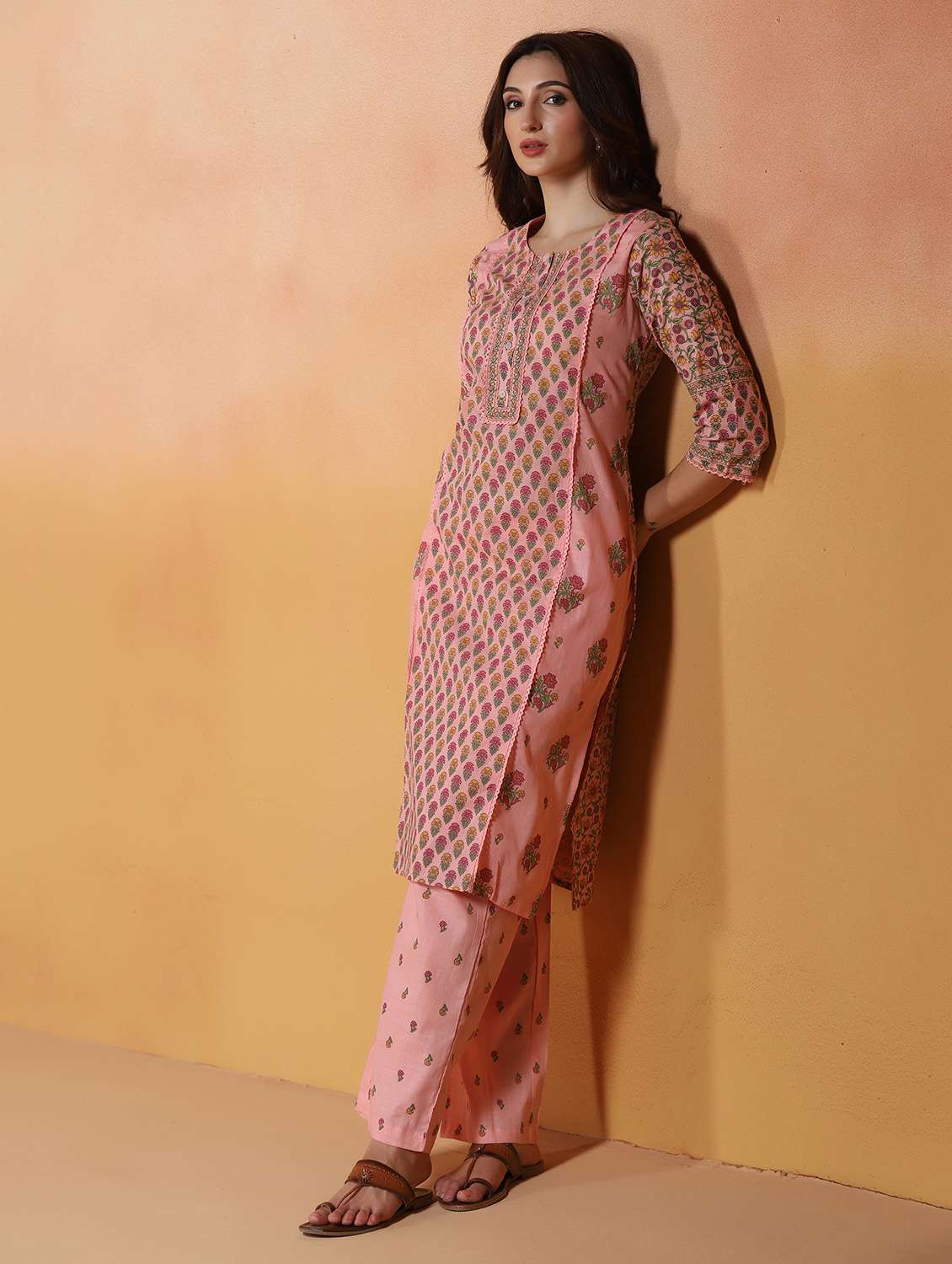 women printed three quarter sleeves kurta and pant set - 22527751 -  Standard Image - 4