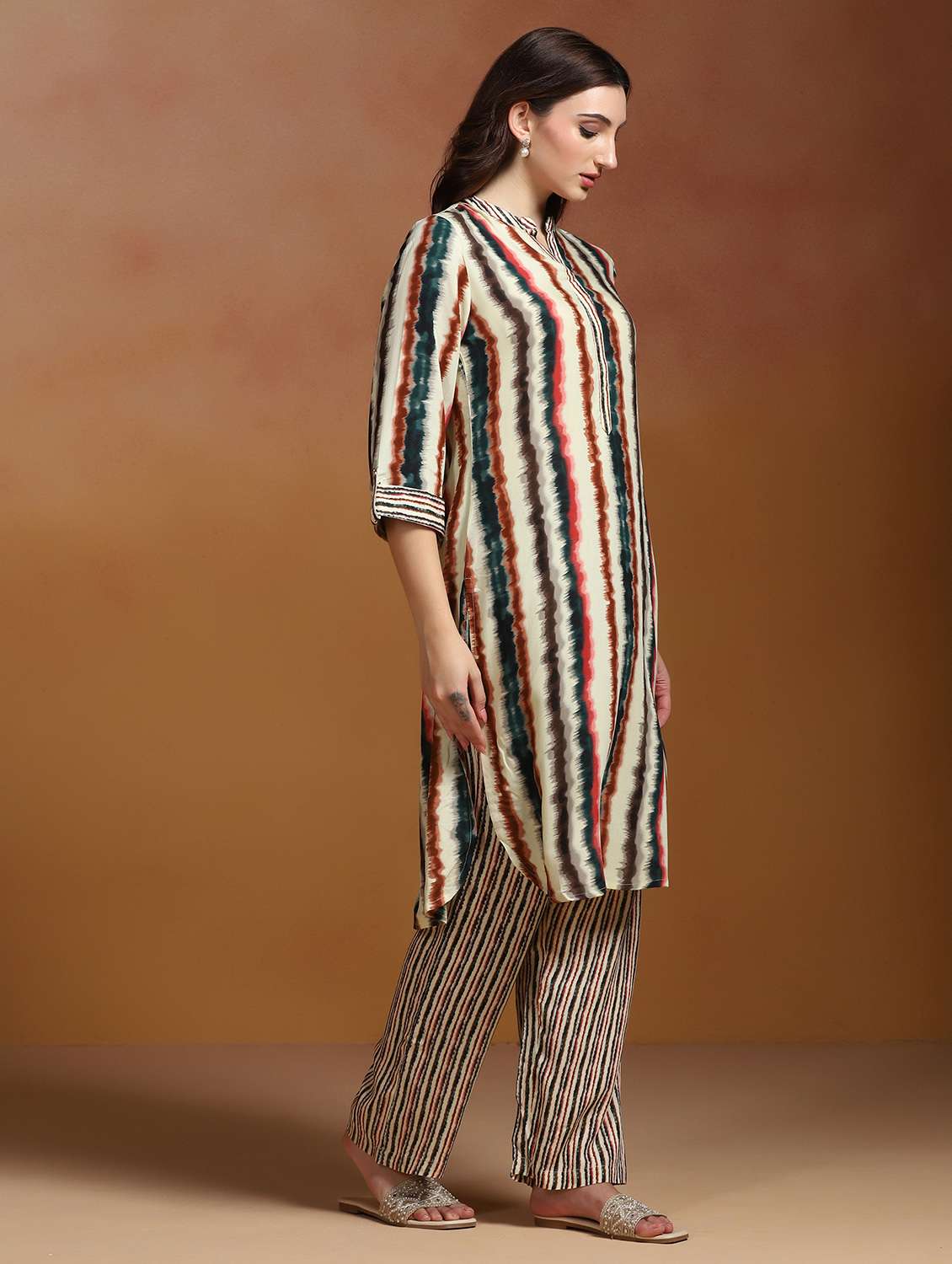 women printed three quarter sleeves kurta and pant set - 22527752 -  Standard Image - 4