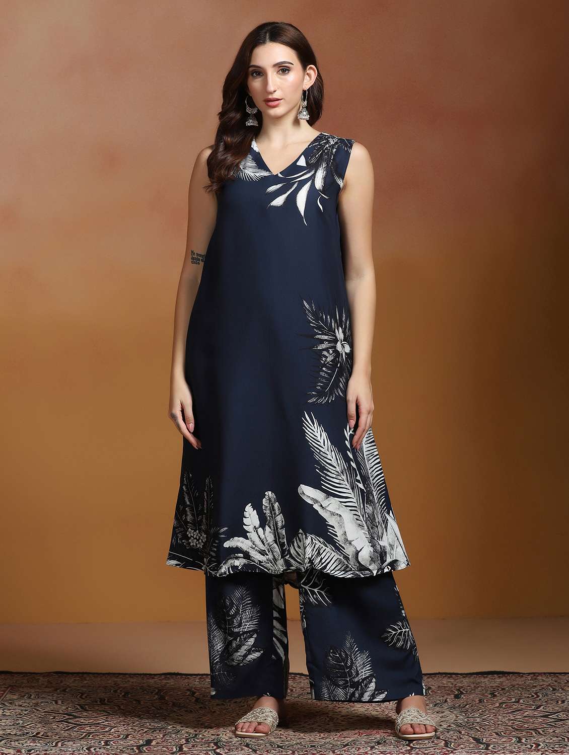 women printed sleeveless kurta and palazzo set