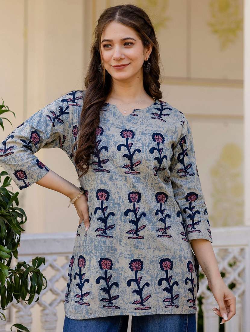 women printed three quarter sleeve straight kurti