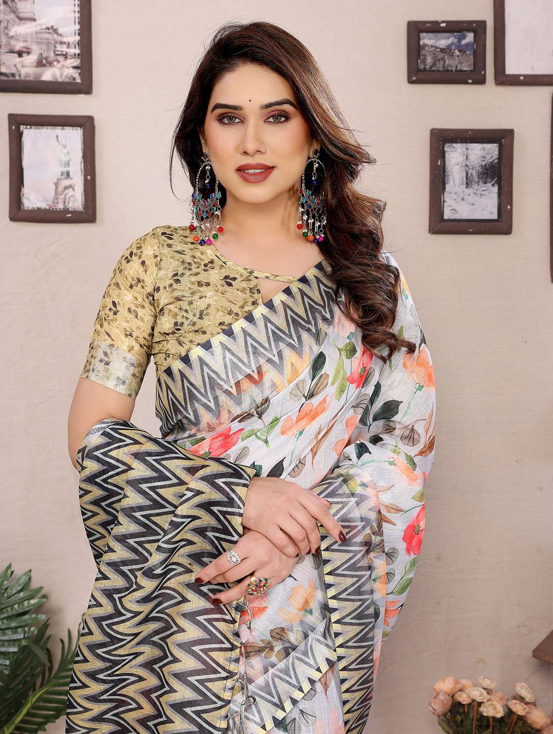 Women Printed Casual Wear Saree With Blouse - 22527906 -  Standard Image - 1