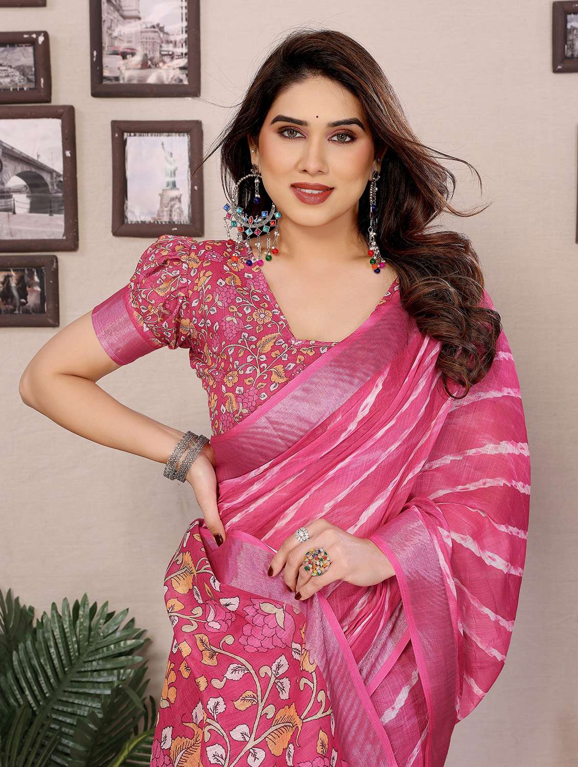 women printed casual wear saree with blouse - 22527907 -  Standard Image - 1