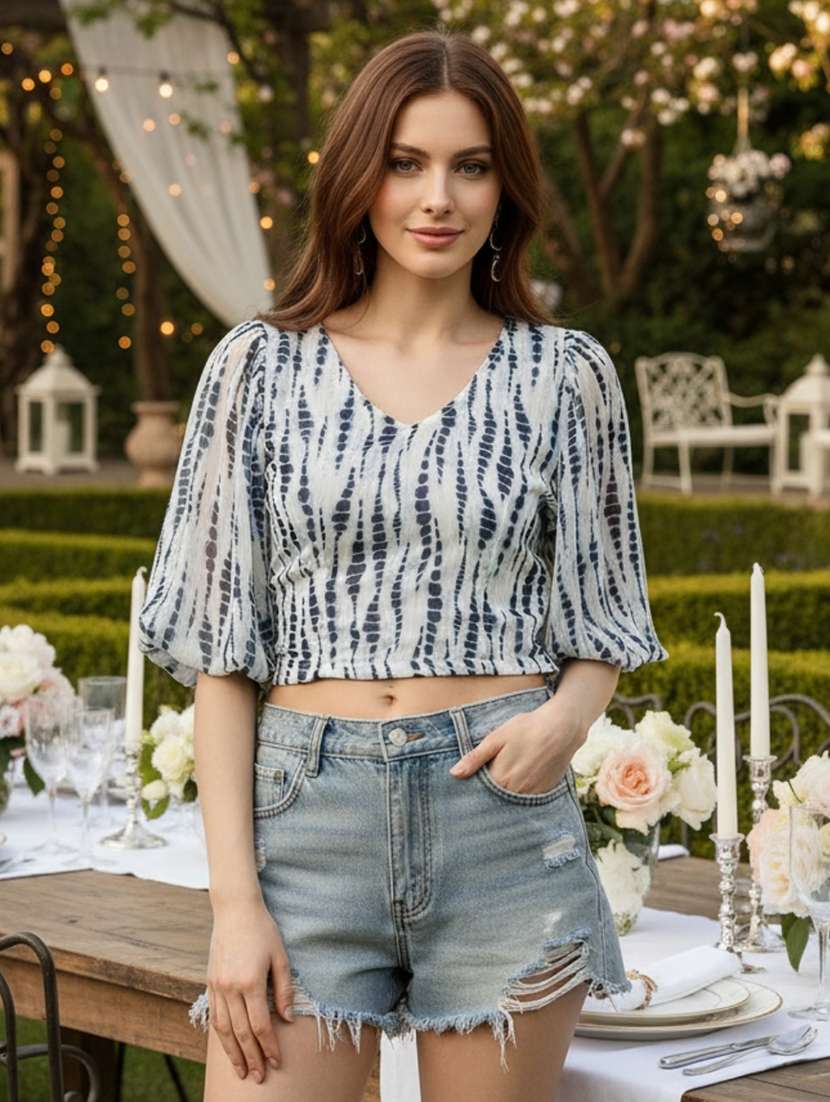 women printed v neck crop top
