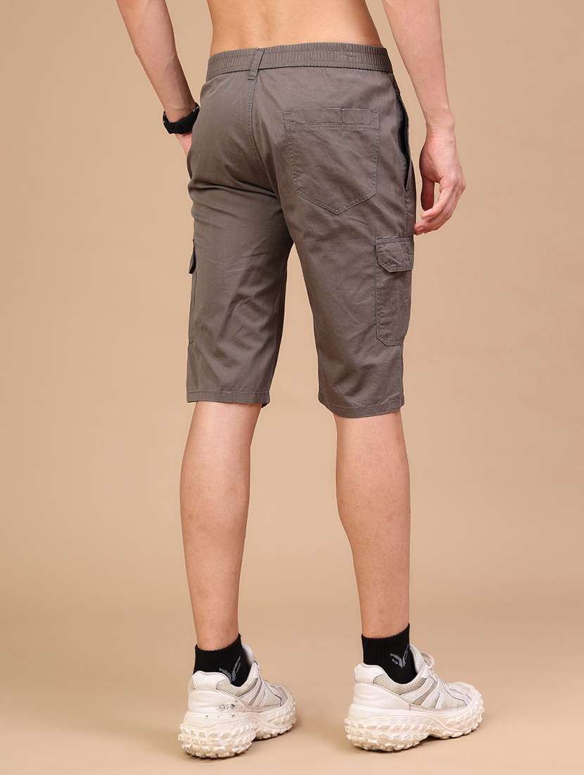 Men Solid Mid Rise Regular Fit Three-fourth Cargo Shorts - 22530050 -  Standard Image - 4