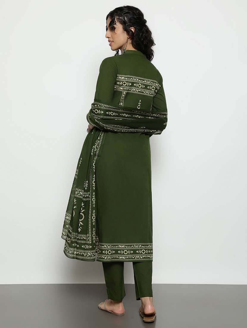 women printed three quarter sleeves kurta and pant set with dupatta - 22540245 -  Standard Image - 4