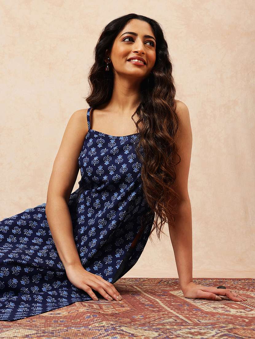 Women Printed Shoulder Strap Straight Kurta - 22540260 -  Standard Image - 1
