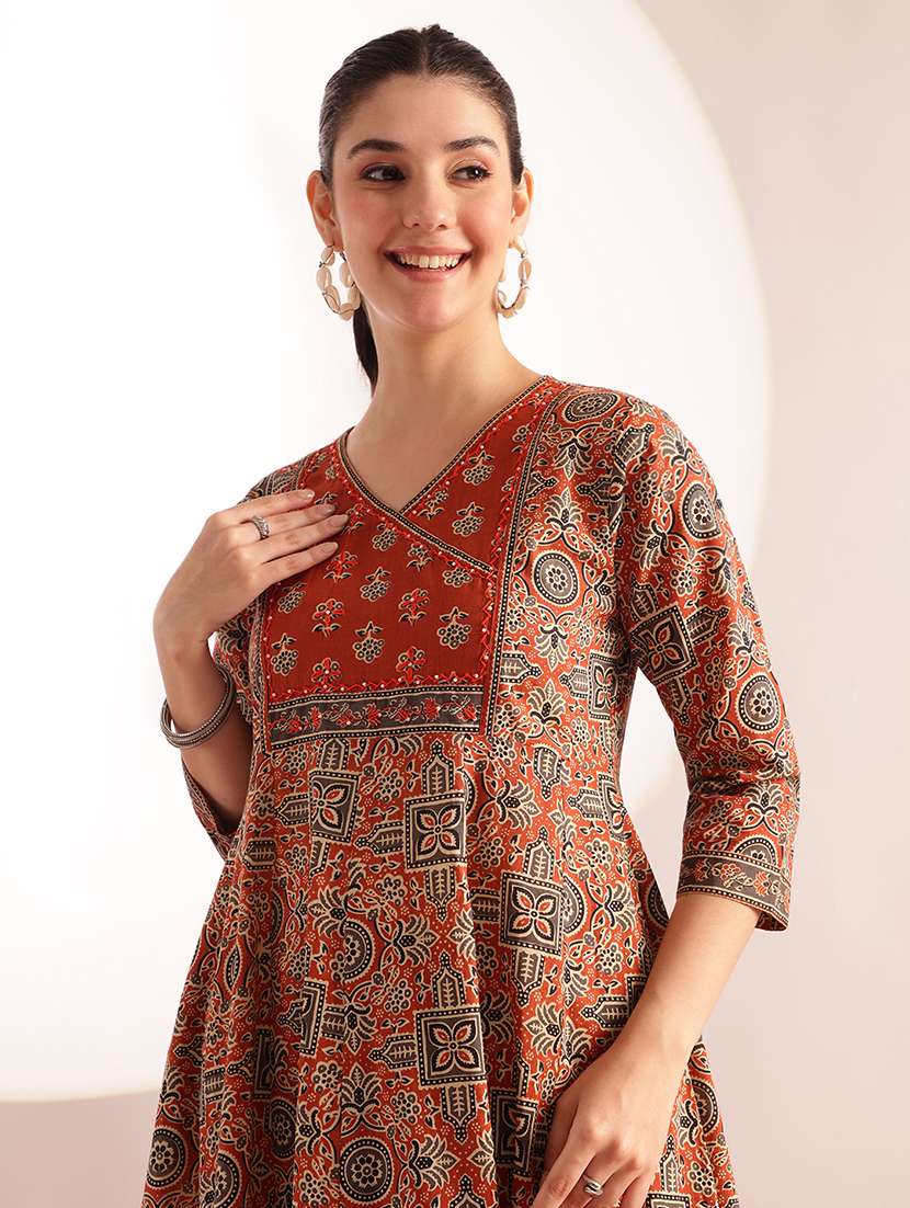 women printed three quarter sleeves kurta pant set with dupatta - 22540265 -  Standard Image - 1