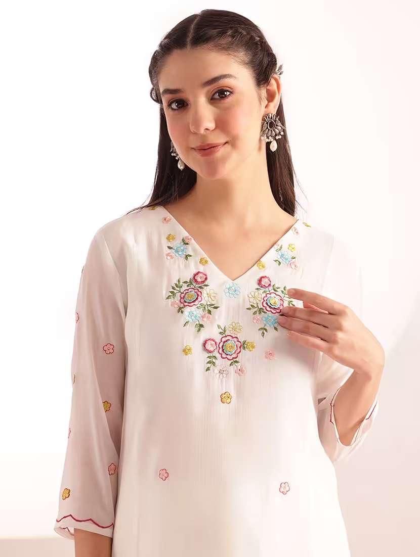 Women Embroidered Three Quarter Sleeves Kurta Pant Set With Dupatta - 22540269 -  Standard Image - 1