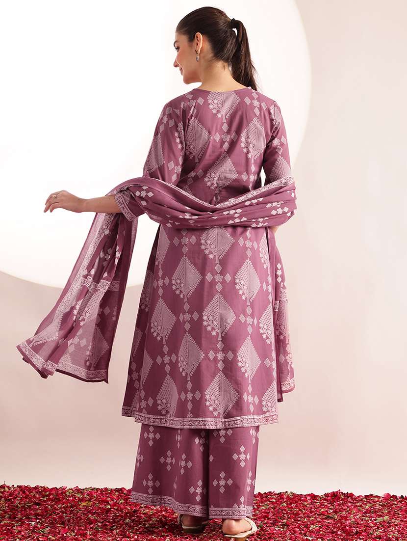 women printed three quarter sleeves kurta palazzo set with dupatta - 22540274 -  Standard Image - 4