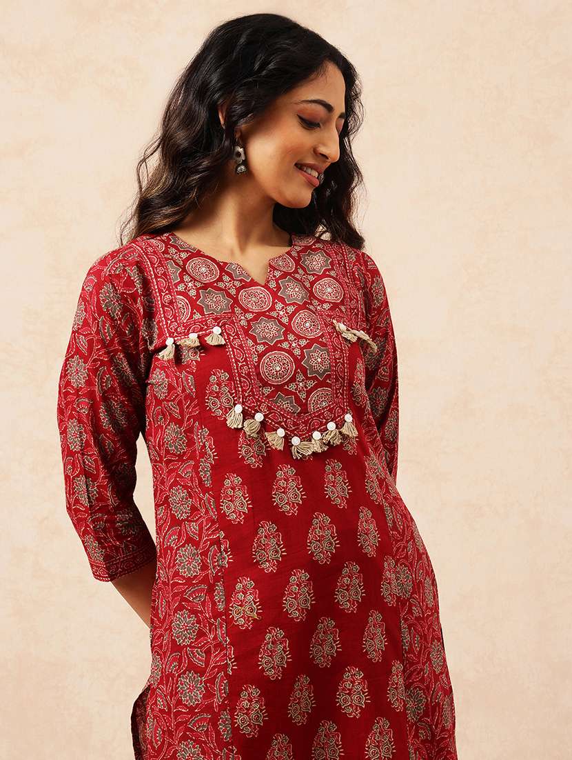 women printed three quarter sleeves kurta pant set with dupatta - 22540279 -  Standard Image - 1