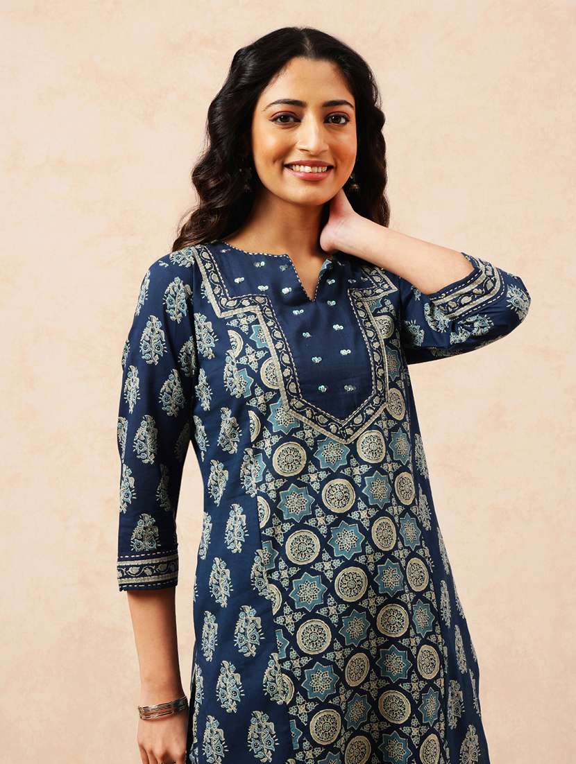 women printed three quarter sleeves kurta pant set with dupatta - 22540280 -  Standard Image - 1