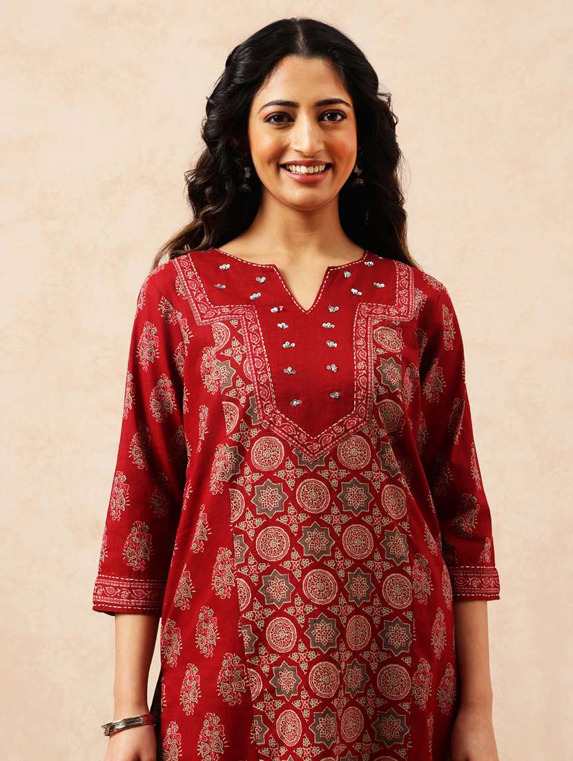 women printed three quarter sleeves kurta pant set with dupatta - 22540281 -  Standard Image - 1
