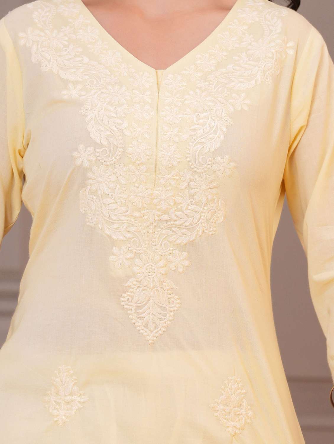 women solid with work three quarter sleeve straight kurta - 22540336 -  Standard Image - 4