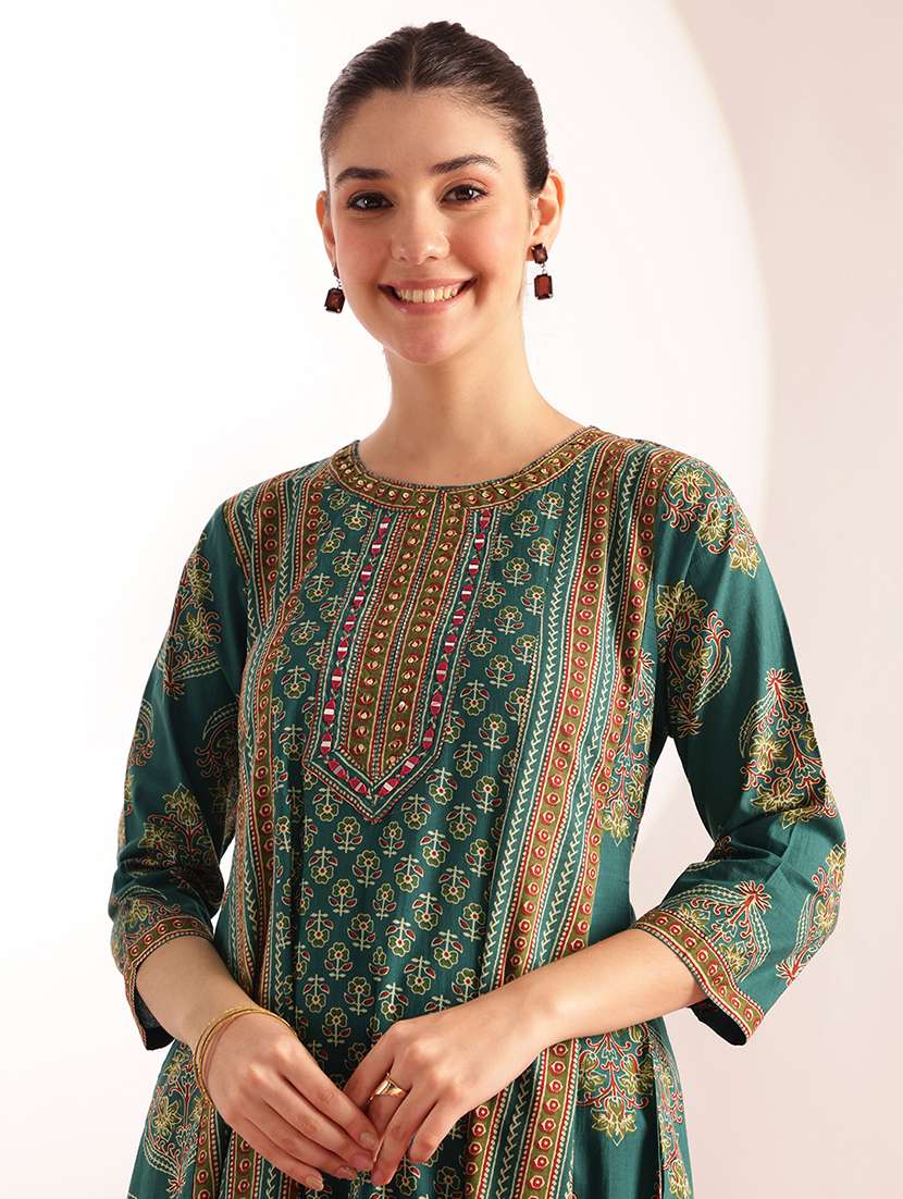 women printed three quarter sleeves kurta pant set with dupatta - 22540344 -  Standard Image - 1
