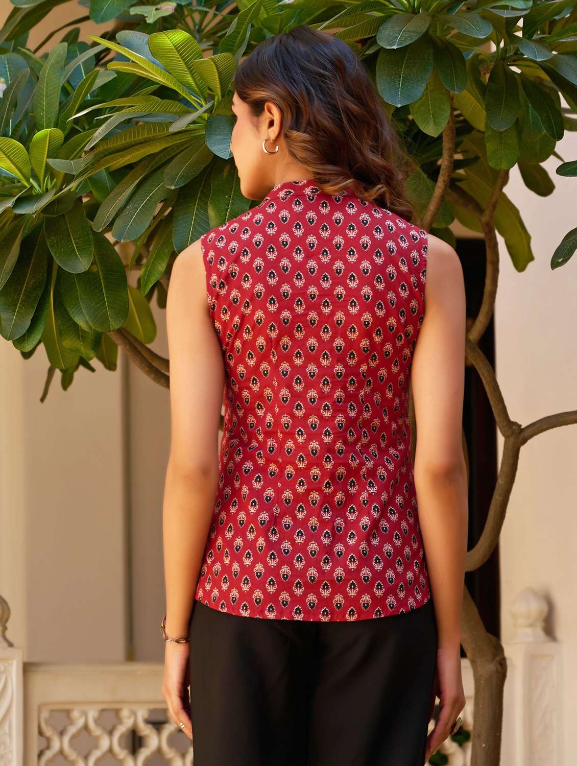 women printed sleeveless regular top - 22540529 -  Standard Image - 4
