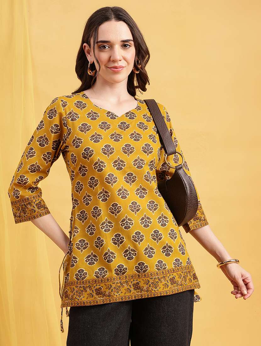 women printed three quarter sleeves straight kurti