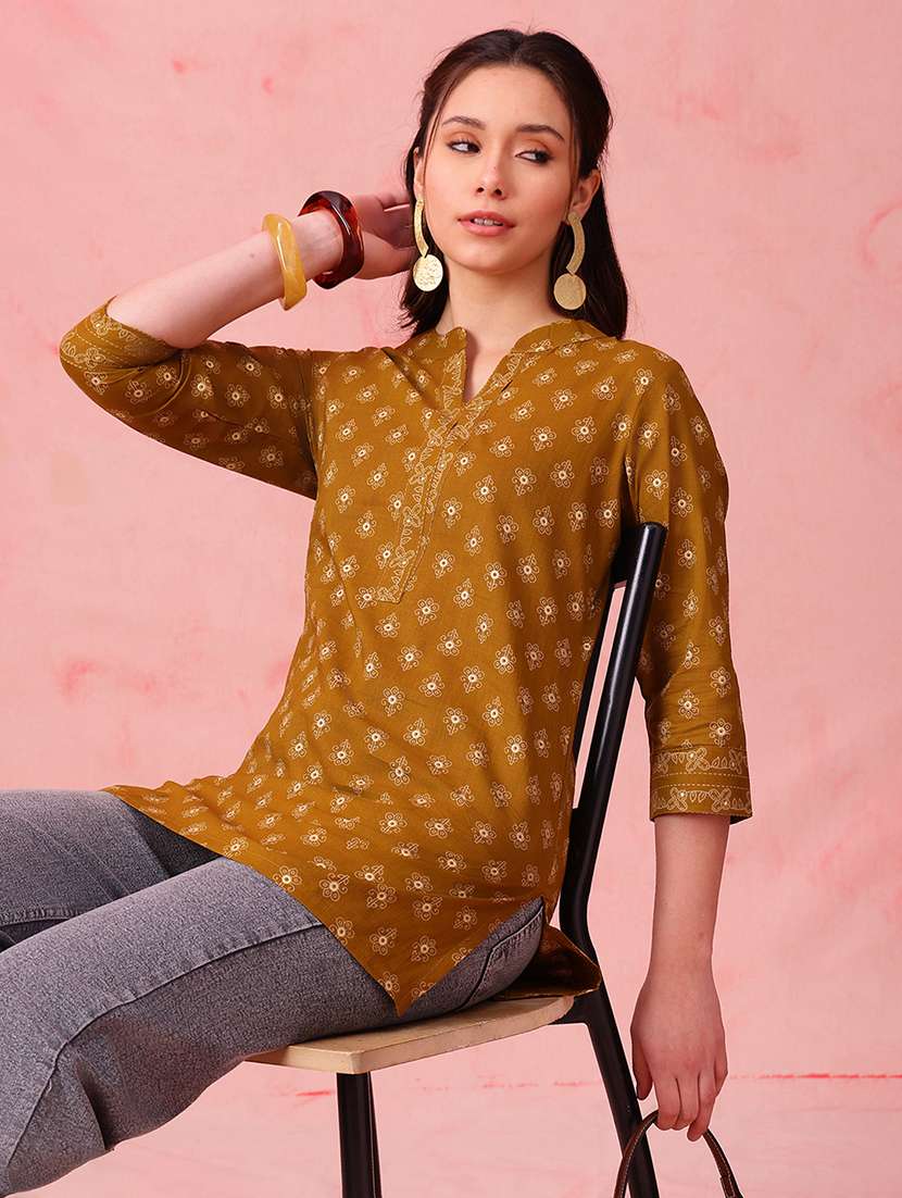 women printed three quarter sleeves straight kurti