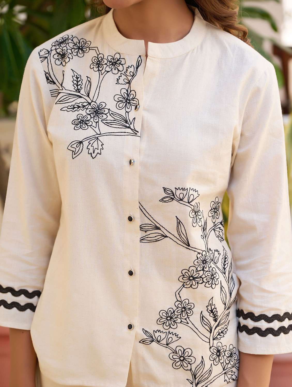 Women Embroidered Three Quarter Sleeves Ethnic Co-ord Set - 22540604 -  Standard Image - 1