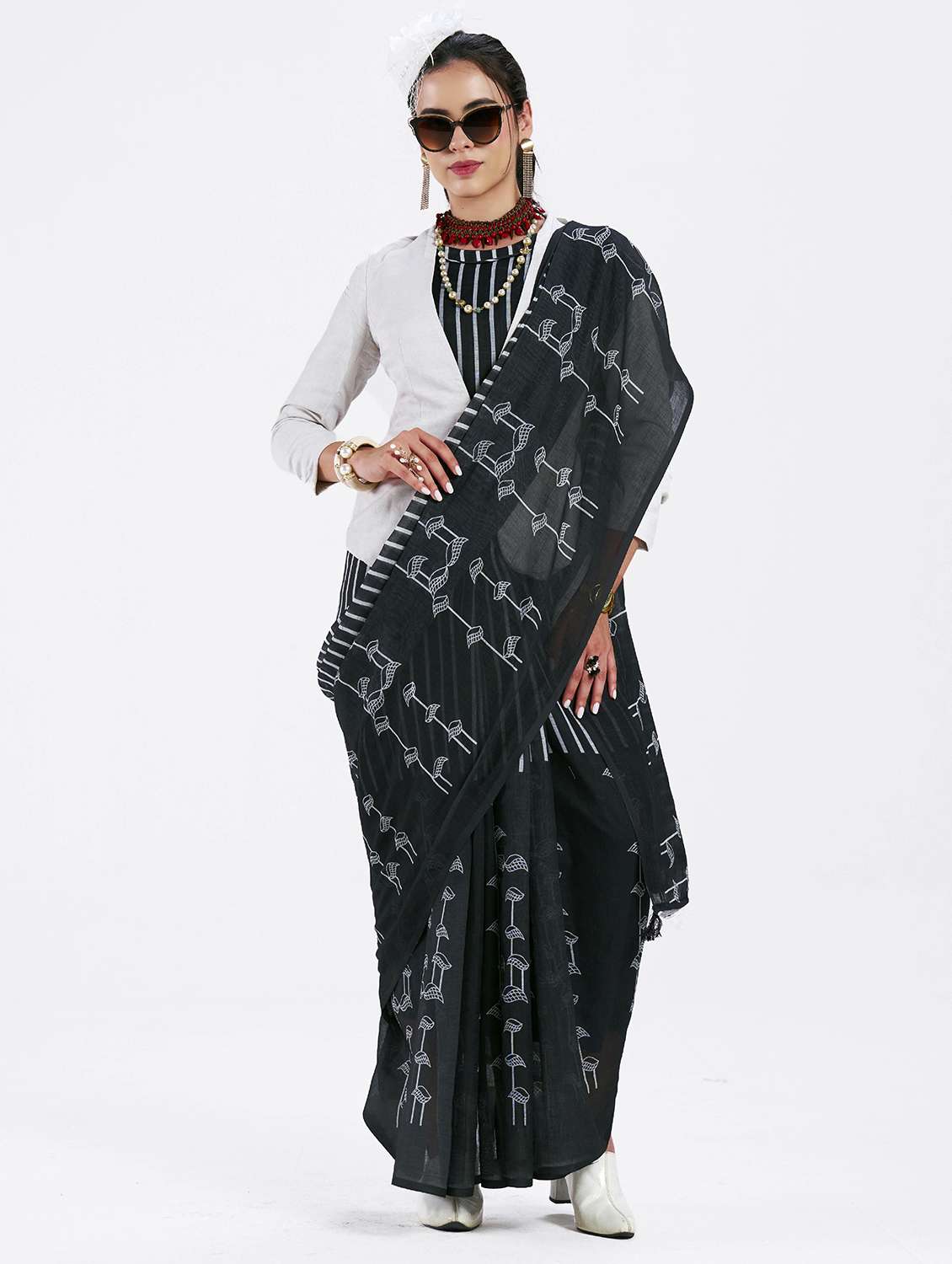 women printed casual wear saree with blouse
