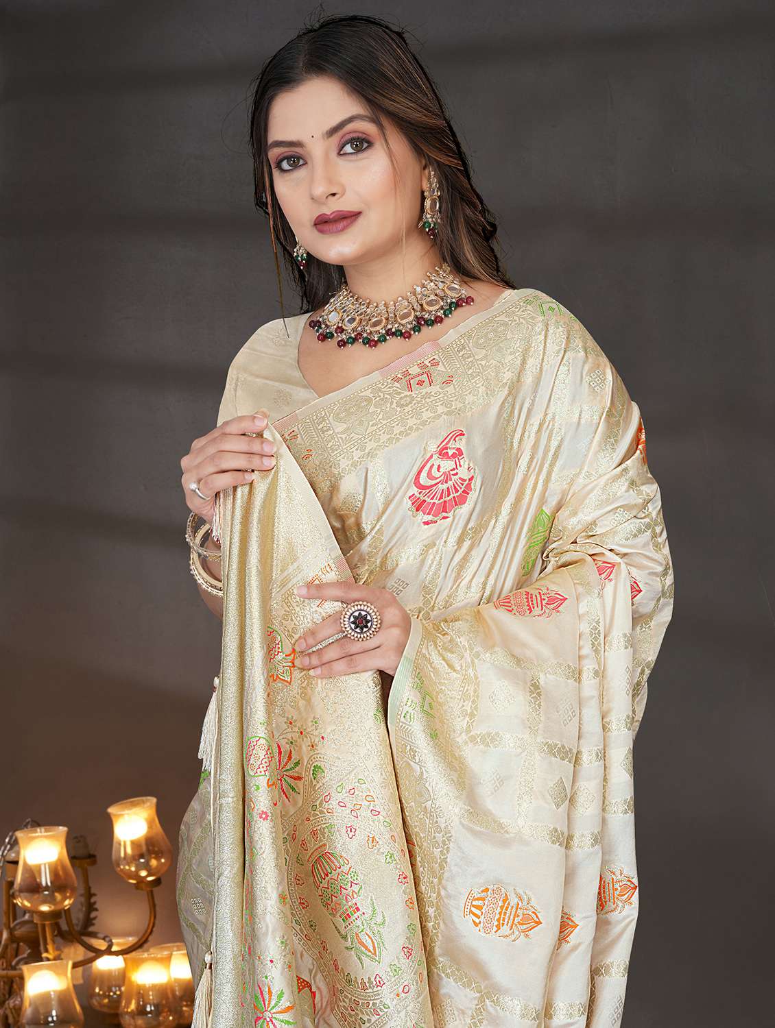 women self design banarasi saree with blouse - 22540940 -  Standard Image - 1