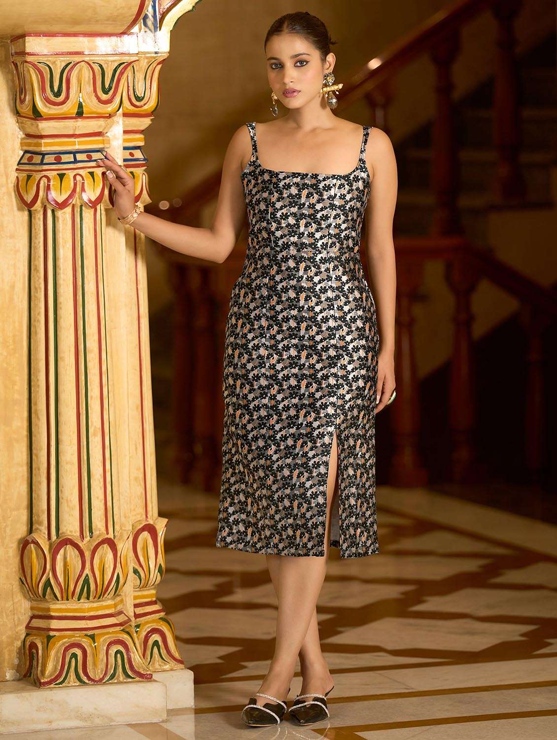 women self design shoulder strap sheath dress