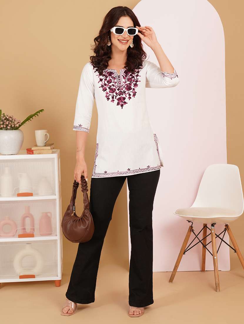 women embroidered notch neck straight kurti - 22541435 -  Standard Image - 4