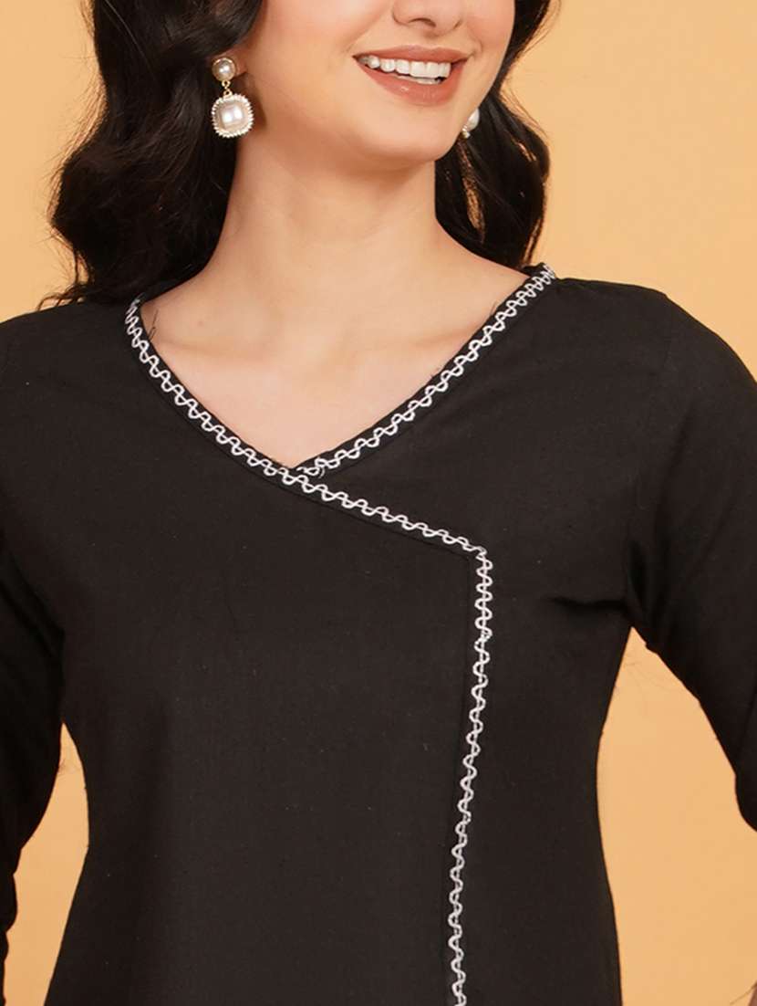 Women Embroidered Three Quarter Sleeve Straight Kurti - 22541467 -  Standard Image - 1