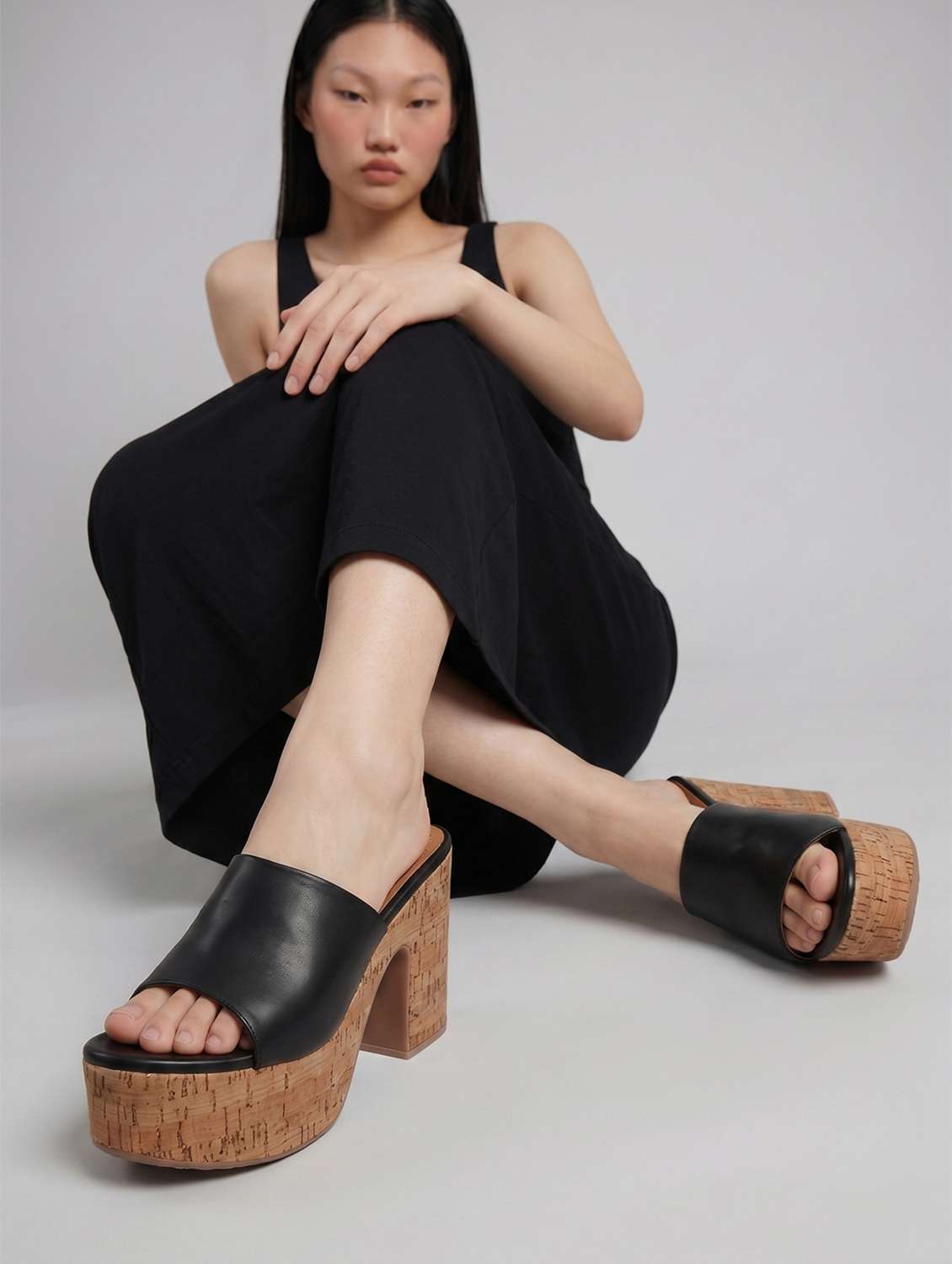 Women Solid Slip On Sandal - 22541917 -  Standard Image - 4